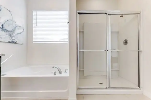 Villa (7049 OAKWO Luxury 6 Bedroom 4.Bath  H)
