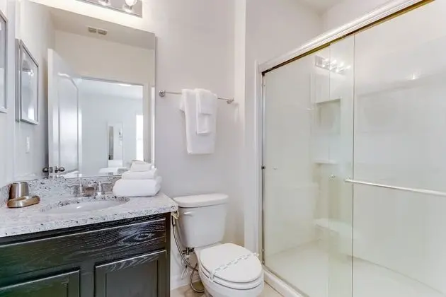 Villa (7049 OAKWO Luxury 6 Bedroom 4.Bath  H)