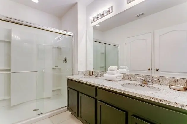 Villa (7049 OAKWO Luxury 6 Bedroom 4.Bath  H)