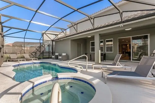 Villa (7049 OAKWO Luxury 6 Bedroom 4.Bath  H)