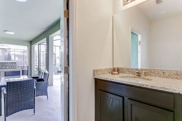 Villa (7049 OAKWO Luxury 6 Bedroom 4.Bath  H)