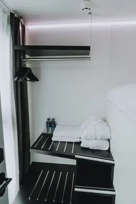 Tek Büyük Yataklı Oda, Ortak Banyo