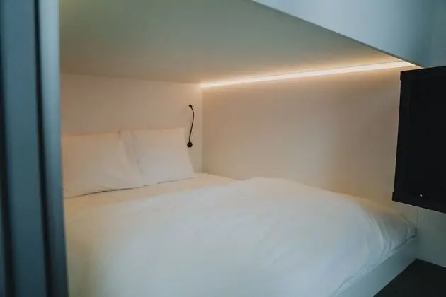 Tek Büyük Yataklı Oda, Ortak Banyo