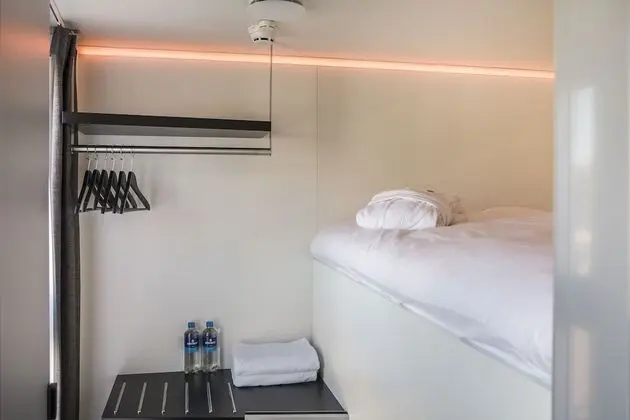 Tek Büyük Yataklı Oda, Ortak Banyo