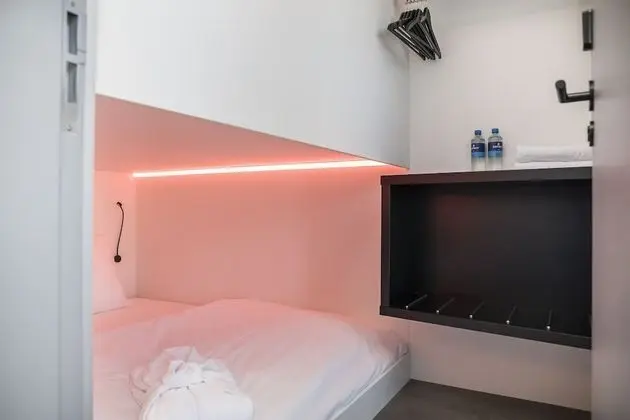 Tek Büyük Yataklı Oda, Ortak Banyo