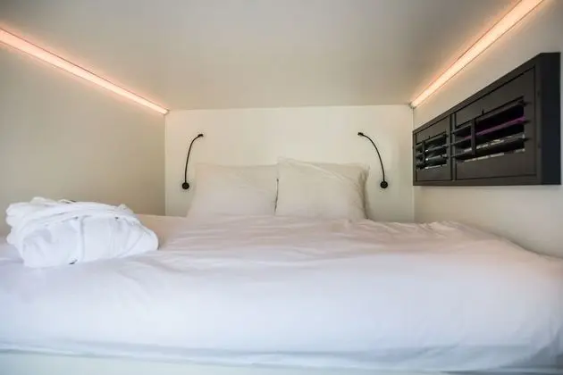 Tek Büyük Yataklı Oda, Ortak Banyo