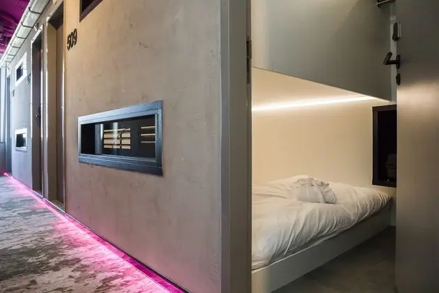 Tek Büyük Yataklı Oda, Ortak Banyo