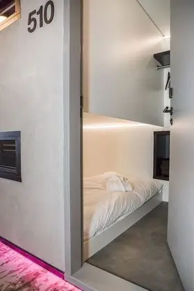 Tek Büyük Yataklı Oda, Ortak Banyo