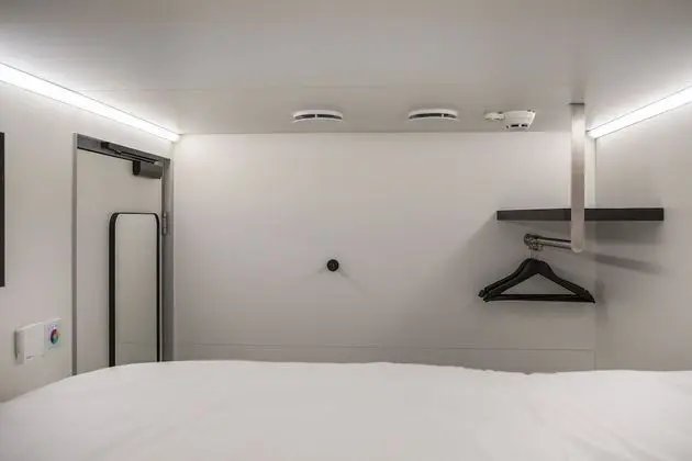Tek Büyük Yataklı Oda, Ortak Banyo
