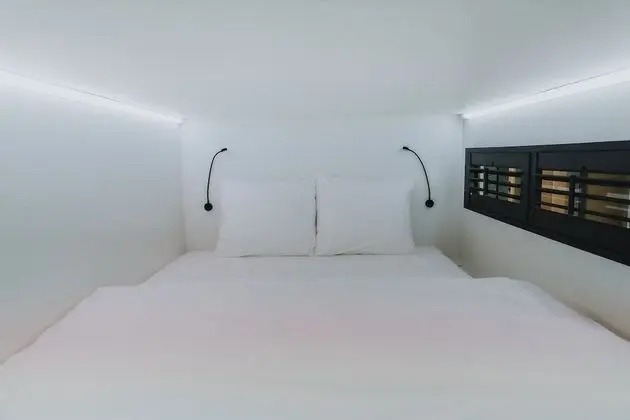 Tek Büyük Yataklı Oda, Ortak Banyo, Kanal Manzaralı