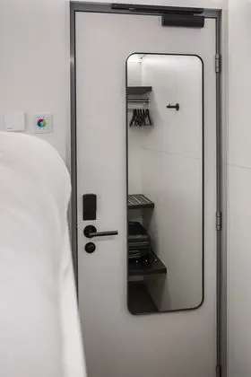 Tek Büyük Yataklı Oda, Ortak Banyo, Kanal Manzaralı