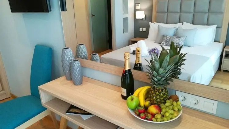 Classic Tek Büyük Yataklı Oda (Acropolis View)