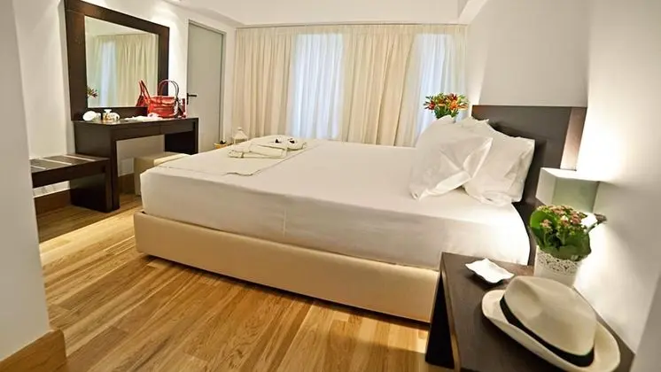 Family Room, Balcony (Acropolis View)