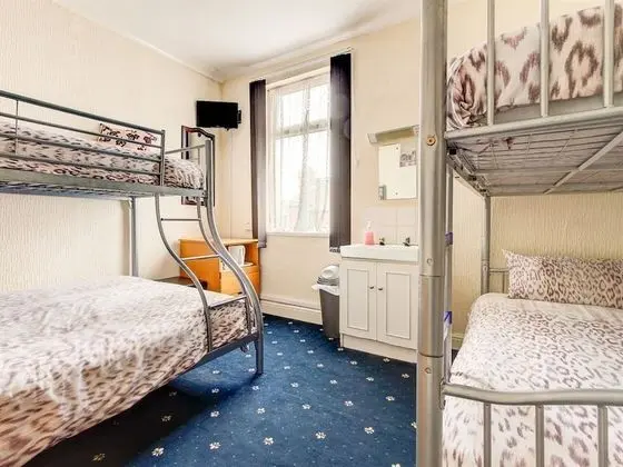 Family Oda, Birden Çok Yatak, Ortak Banyo