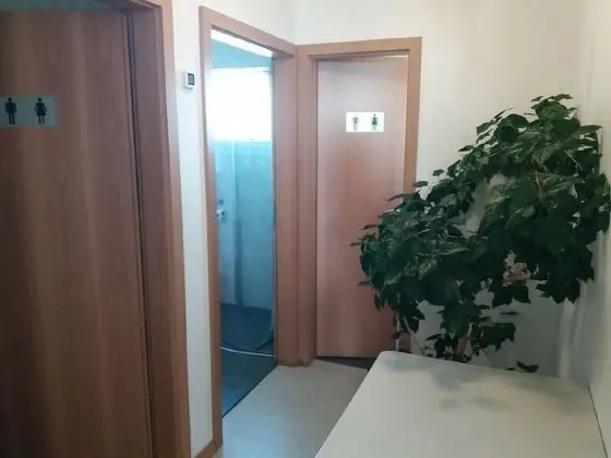 Üç Kişilik Oda, Ortak Banyo