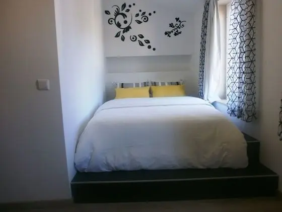 Tek Büyük Yataklı Oda (Castle View)