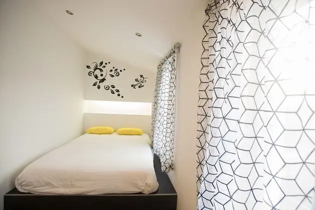 Tek Büyük Yataklı Oda (Castle View)