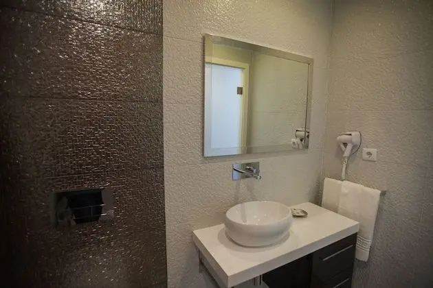 Tek Büyük Yataklı Oda (Castle View)