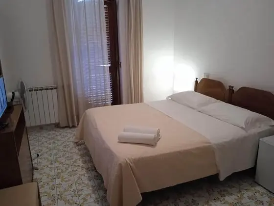 Classic Tek Büyük Yataklı Oda