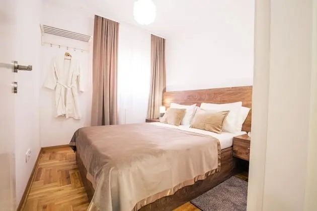 Apart Daire, 1 Büyük (Queen) Boy Yatak ve Çekyat, Sigara İçilmez, Balkon