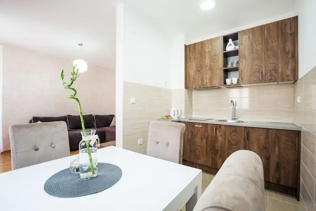 Apart Daire, 1 Büyük (Queen) Boy Yatak ve Çekyat, Sigara İçilmez, Balkon