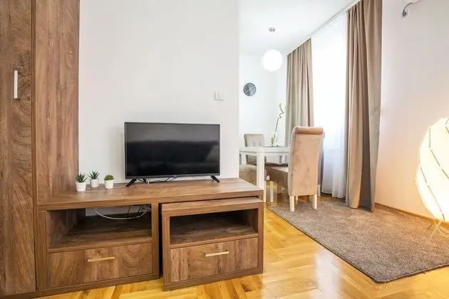 Apart Daire, 1 Büyük (Queen) Boy Yatak ve Çekyat, Sigara İçilmez, Balkon