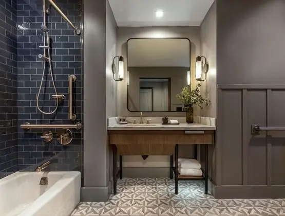 Oda, 1 En Büyük (King) Boy Yatak, Engellilere Uygun, Küvet