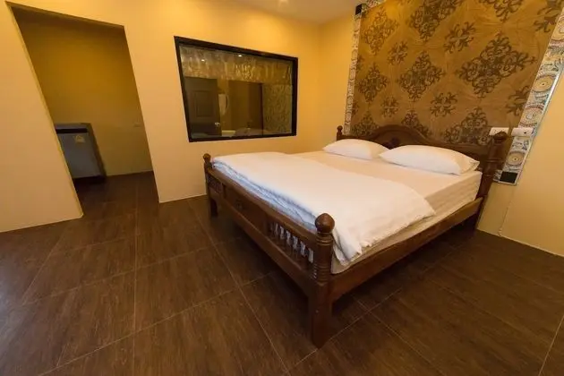 Deluxe Double Room (Bathtub)