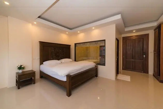 Deluxe Double Room (Bathtub)