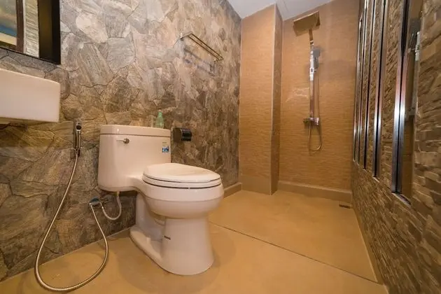 Deluxe Double Room (Bathtub)