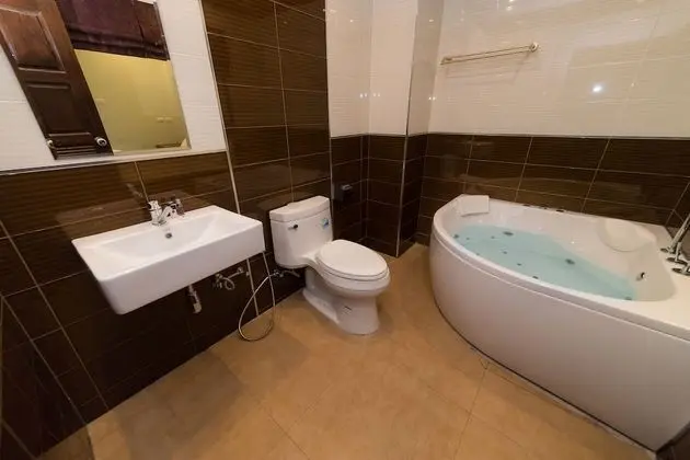 Deluxe Double Room (Bathtub)
