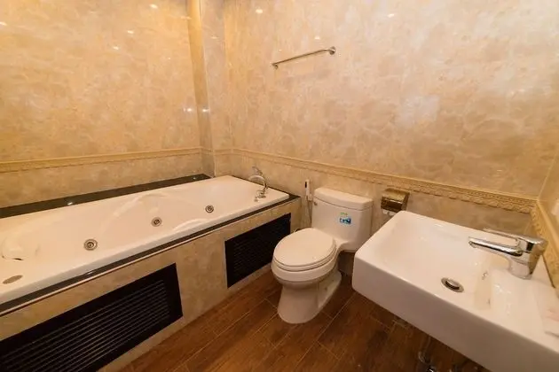 Deluxe Double Room (Bathtub)