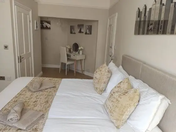 Luxury Stüdyo, Engellilere Uygun, Banyolu/Duşlu (Studio - Ground)