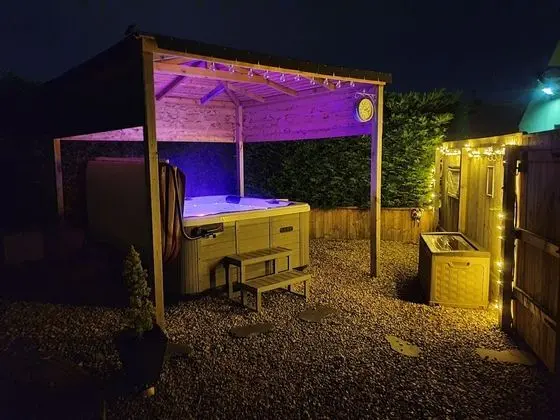Luxury Tek Büyük Yataklı Oda, Banyolu/Duşlu