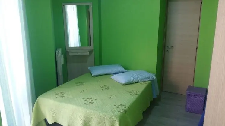 Basic Tek Büyük Yataklı Oda