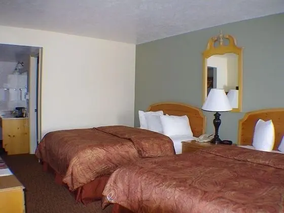 Two Queen Bed Motel Unit
