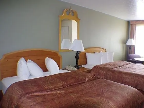 Two Queen Bed Motel Unit