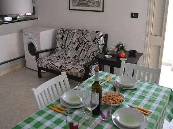 Apart Daire, 3 Yatak Odası, Sigara İçilebilir, Buzdolabı