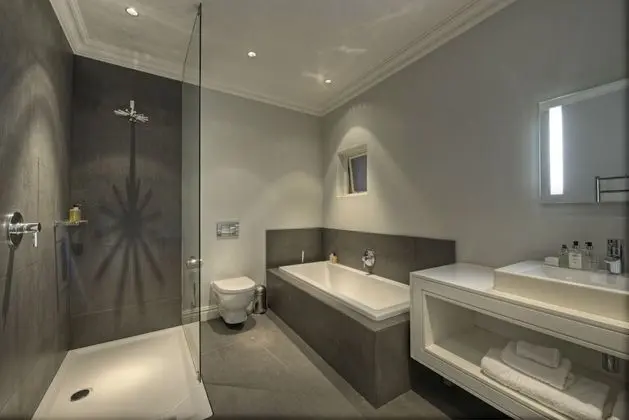 Luxury Tek Büyük Yataklı Oda, Banyolu/Duşlu