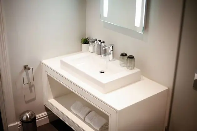 Luxury Tek Büyük Yataklı Oda, Banyolu/Duşlu