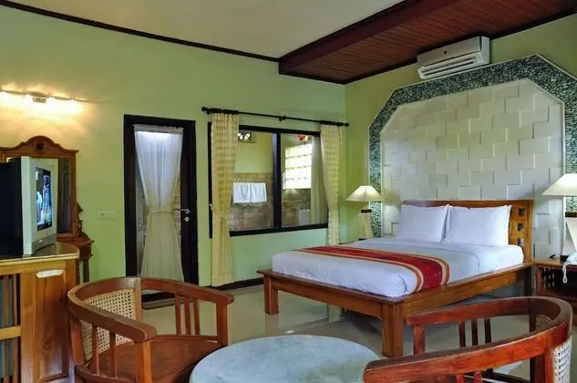 One Bedroom Deluxe Bungalow
