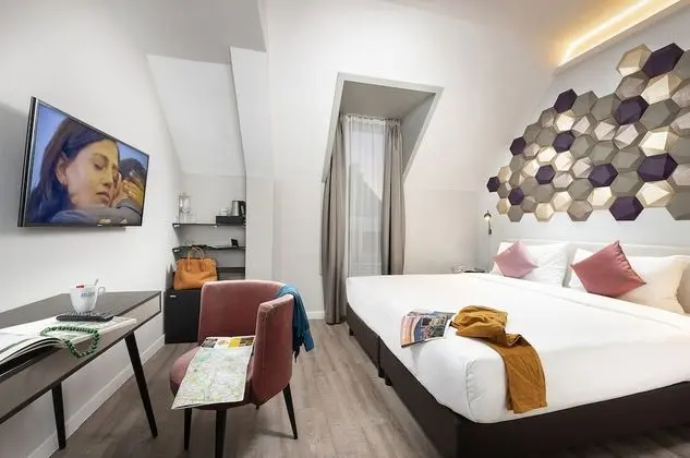 Comfort Tek Büyük Yataklı Oda