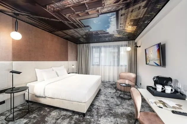 Premium Tek Büyük Yataklı Oda