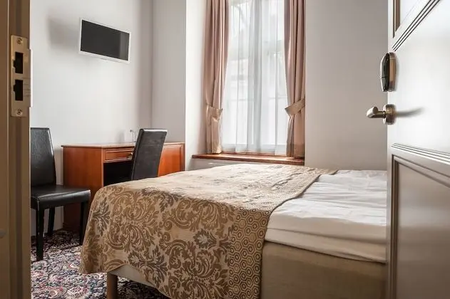 Small Double or Twin Room, 1 Double or 2 Single Beds