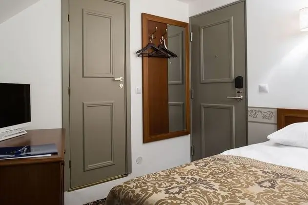 Small Double or Twin Room, 1 Double or 2 Single Beds