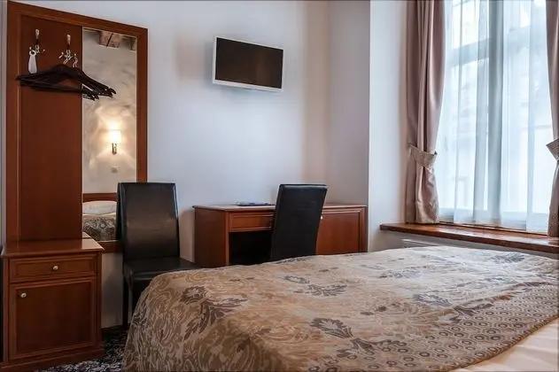 Small Double or Twin Room, 1 Double or 2 Single Beds