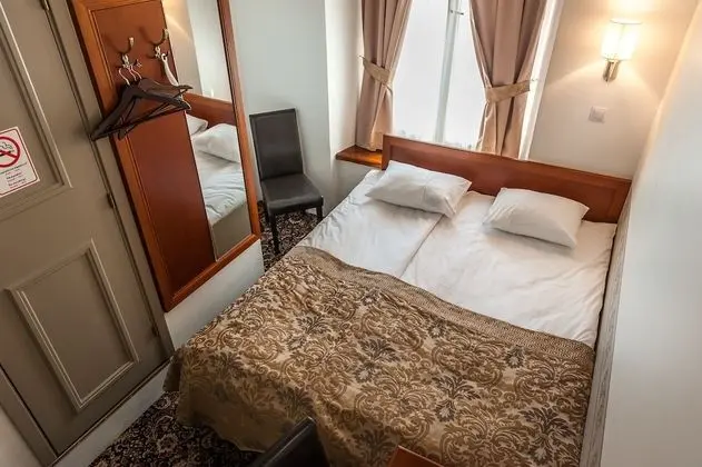 Small Double or Twin Room, 1 Double or 2 Single Beds