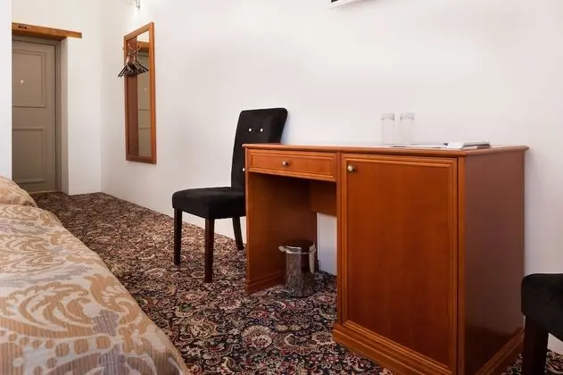 Small Single Room, 1 Single Bed
