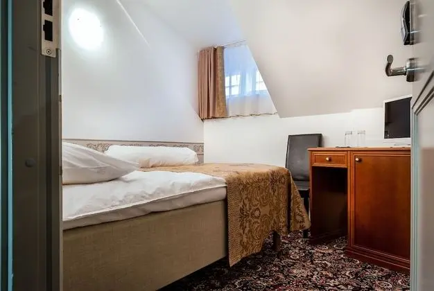 Small Single Room, 1 Single Bed