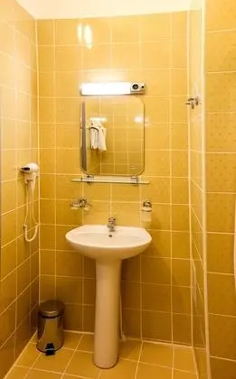 Small Single Room, 1 Single Bed
